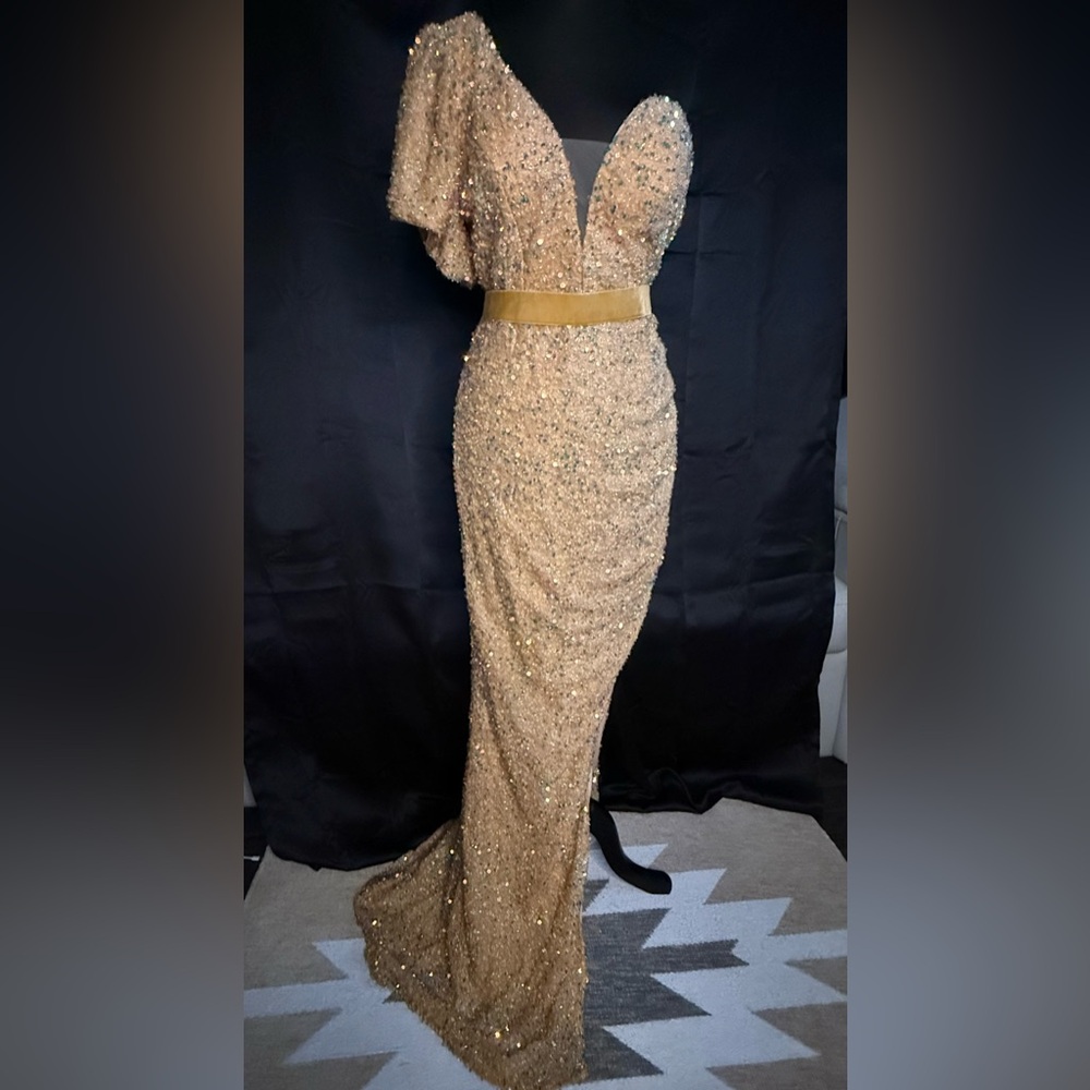 Miss Ord Elegant Gold One-Shoulder Evening Dress
